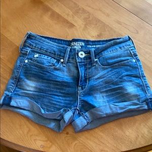 Levi’s Denizen shorts size 3